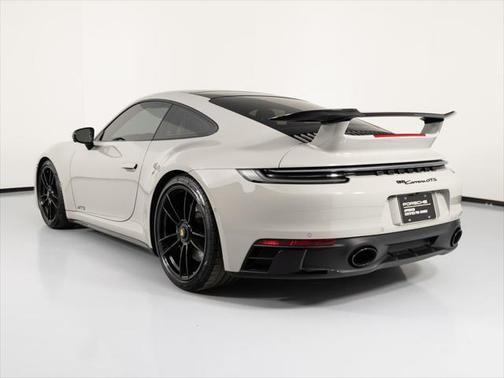 2023 Porsche 911 Carrera GTS