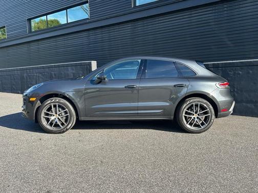 2025 Porsche Macan T