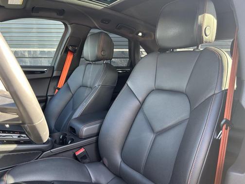 2025 Porsche Macan T