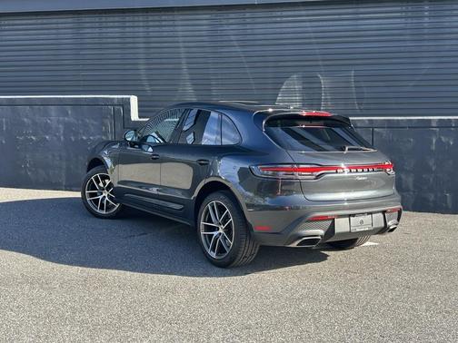 2025 Porsche Macan T