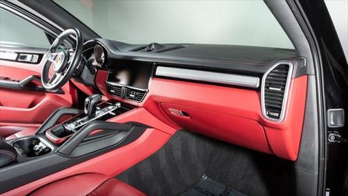 2023 Porsche Cayenne Platinum Edition