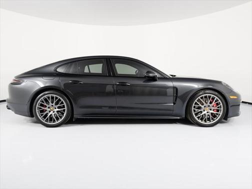 2020 Porsche Panamera GTS