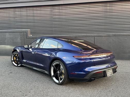 2020 Porsche Taycan Turbo
