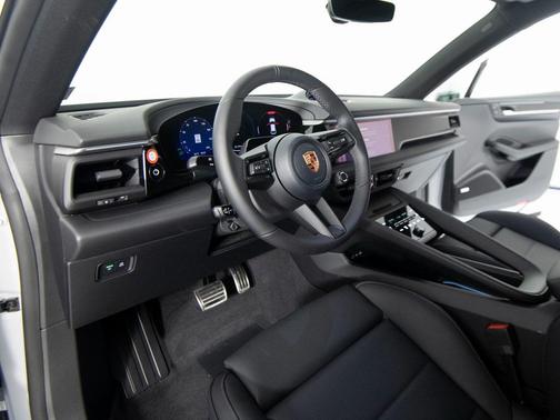 2026 Porsche Macan Electric 4S