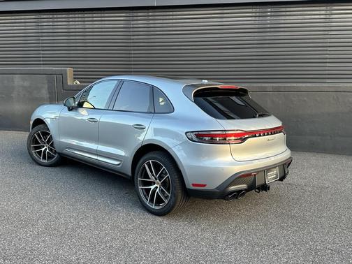 2025 Porsche Macan T