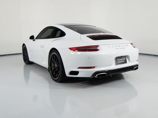 2017 Porsche 911 Carrera