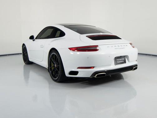 2017 Porsche 911 Carrera