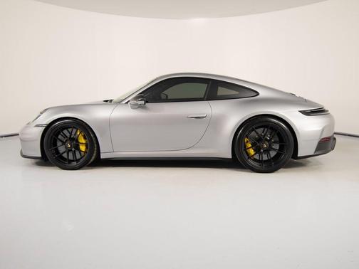 2025 Porsche 911 Carrera 4 GTS