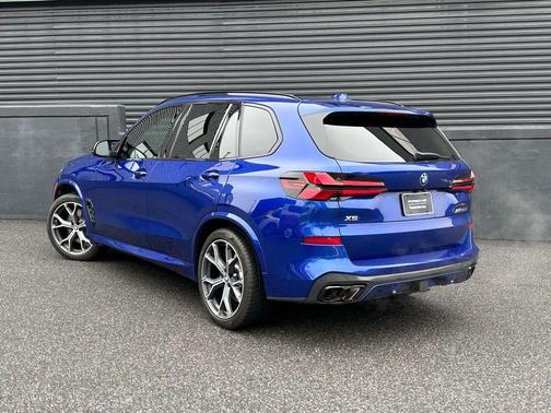 2024 BMW X5 M60i
