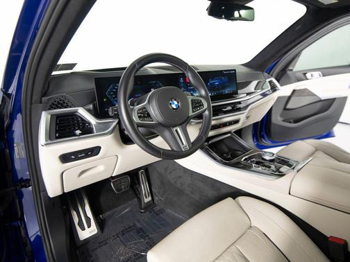 Marina Bay Blue Metallic 2024 BMW X5 M60i
