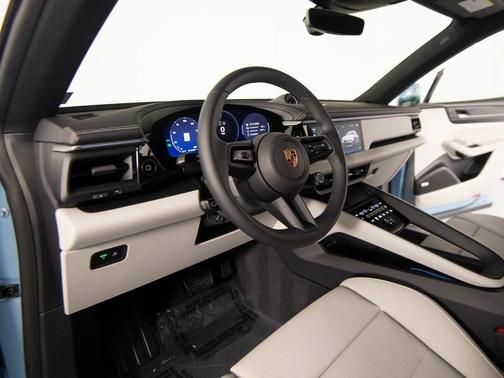 2025 Porsche Macan 4