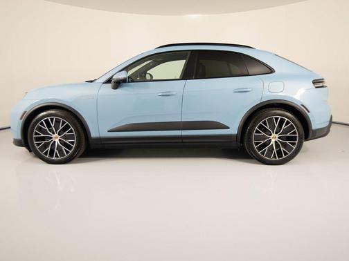 2025 Porsche Macan 4