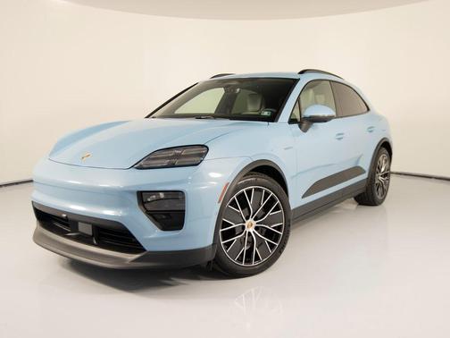 2025 Porsche Macan 4