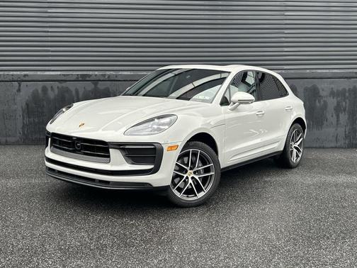 2025 Porsche Macan Base