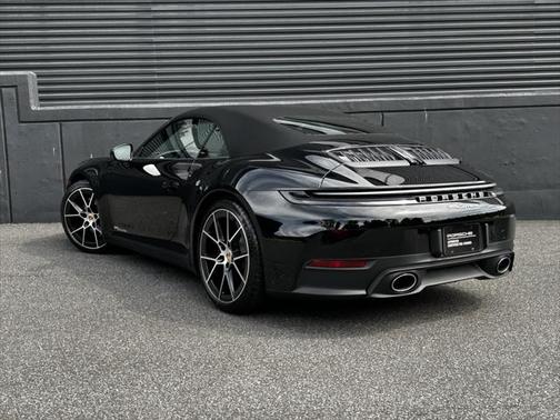 2025 Porsche 911 Carrera