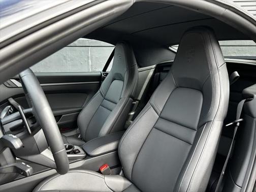 2025 Porsche 911 Carrera