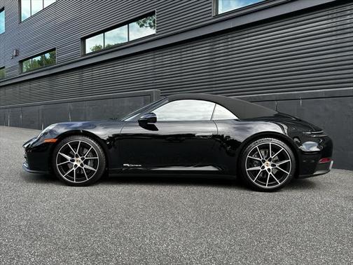2025 Porsche 911 Carrera