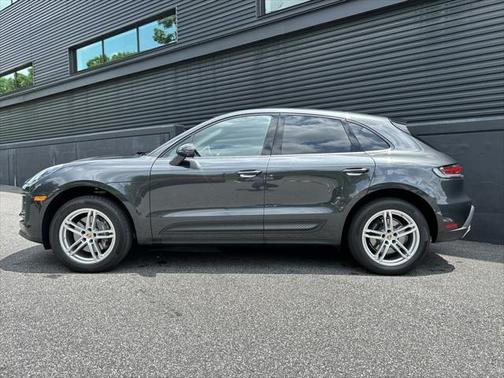 2025 Porsche Macan Base