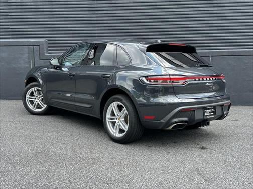 2025 Porsche Macan Base