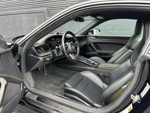 2023 Porsche 911 Carrera GTS