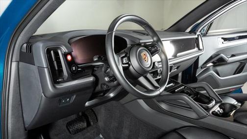 2024 Porsche Cayenne Base (Tiptronic)