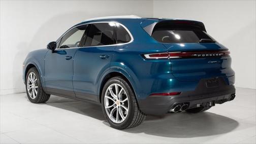 2024 Porsche Cayenne Base (Tiptronic)