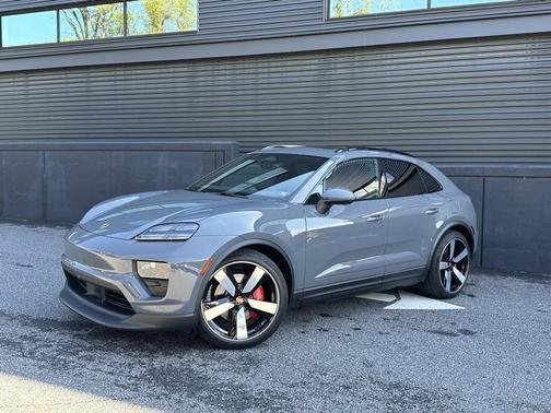 2025 Porsche Macan 4S