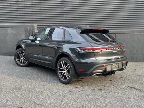 2025 Porsche Macan 