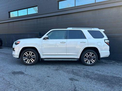 Blizzard Pearl 2018 Toyota 4Runner Limited