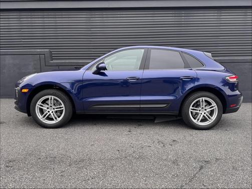 2025 Porsche Macan Base