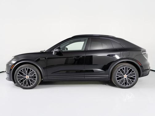 2025 Porsche Macan 4