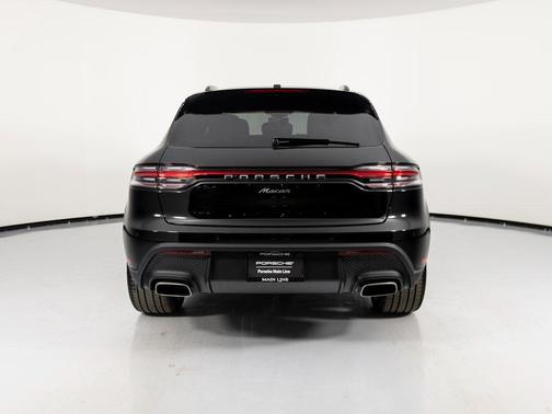 2025 Porsche Macan