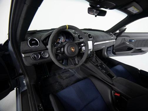 2024 Porsche 718 Cayman GT4 RS