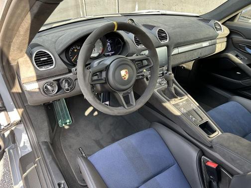 2024 Porsche 718 Cayman GT4 RS