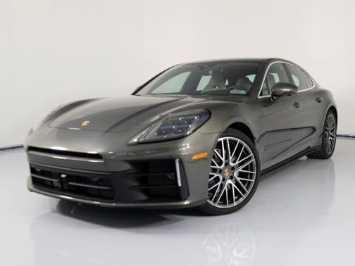 2026 Porsche Panamera 4