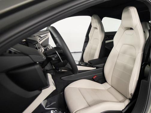 2026 Porsche Panamera 4