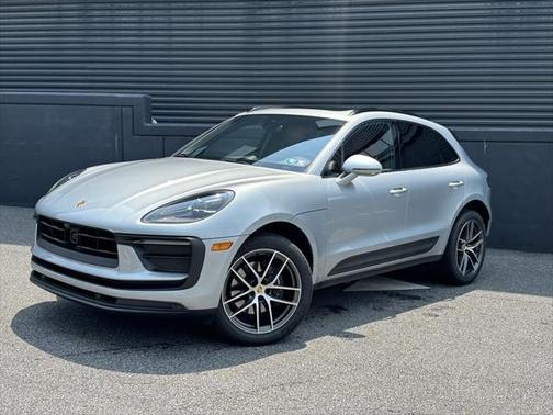 2025 Porsche Macan Base