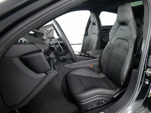 2026 Porsche Panamera 4