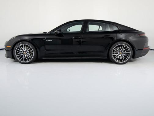 2026 Porsche Panamera 4