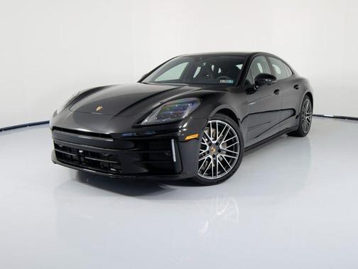 2026 Porsche Panamera 4
