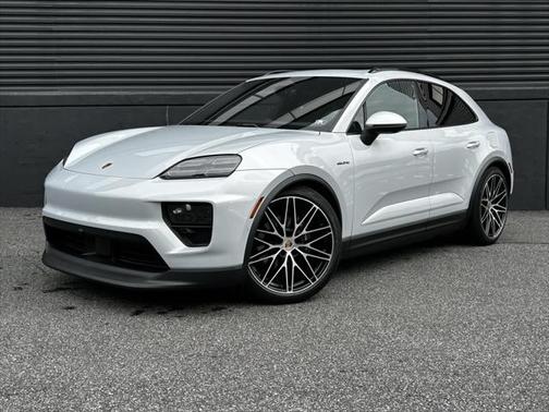2024 Porsche Macan Base