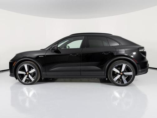 2025 Porsche Macan 4