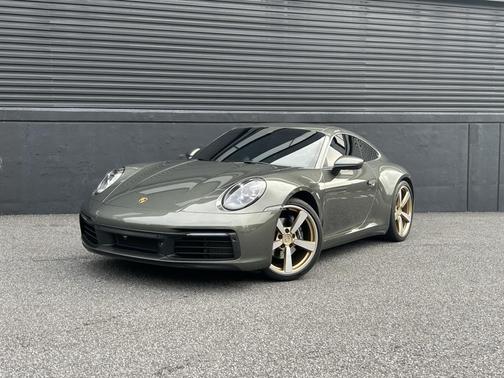 2022 Porsche 911 Carrera 4