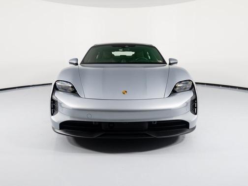 2022 Porsche Taycan GTS