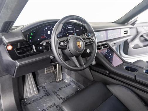 2022 Porsche Taycan GTS