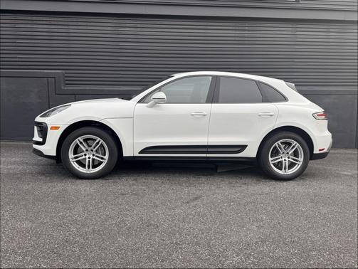 2025 Porsche Macan T