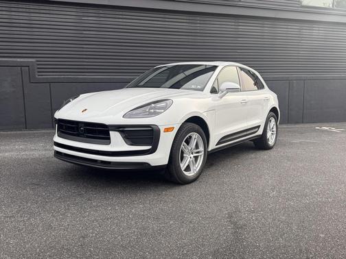 2025 Porsche Macan T