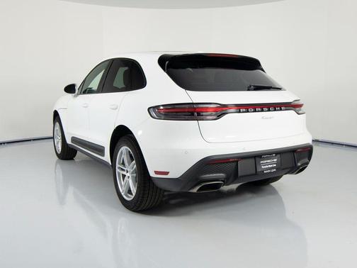 2025 Porsche Macan T