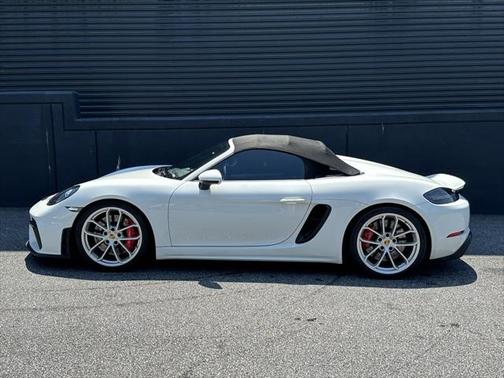 2023 Porsche 718 Spyder