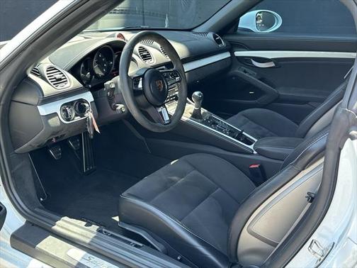 2023 Porsche 718 Spyder
